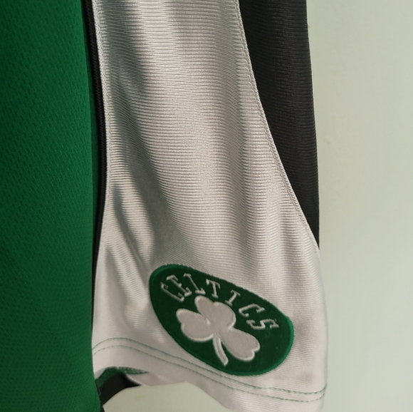 NBA Boston Celtics Basketball Boy's Youth Shorts XL 14 - 16 Patch - Picture 2 of 7
